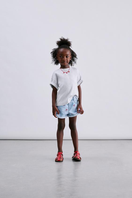 BERMUDA EN JEAN MOM FIT AVEC LACETS BRODÉS - Bleu clair de Zara - Image 4