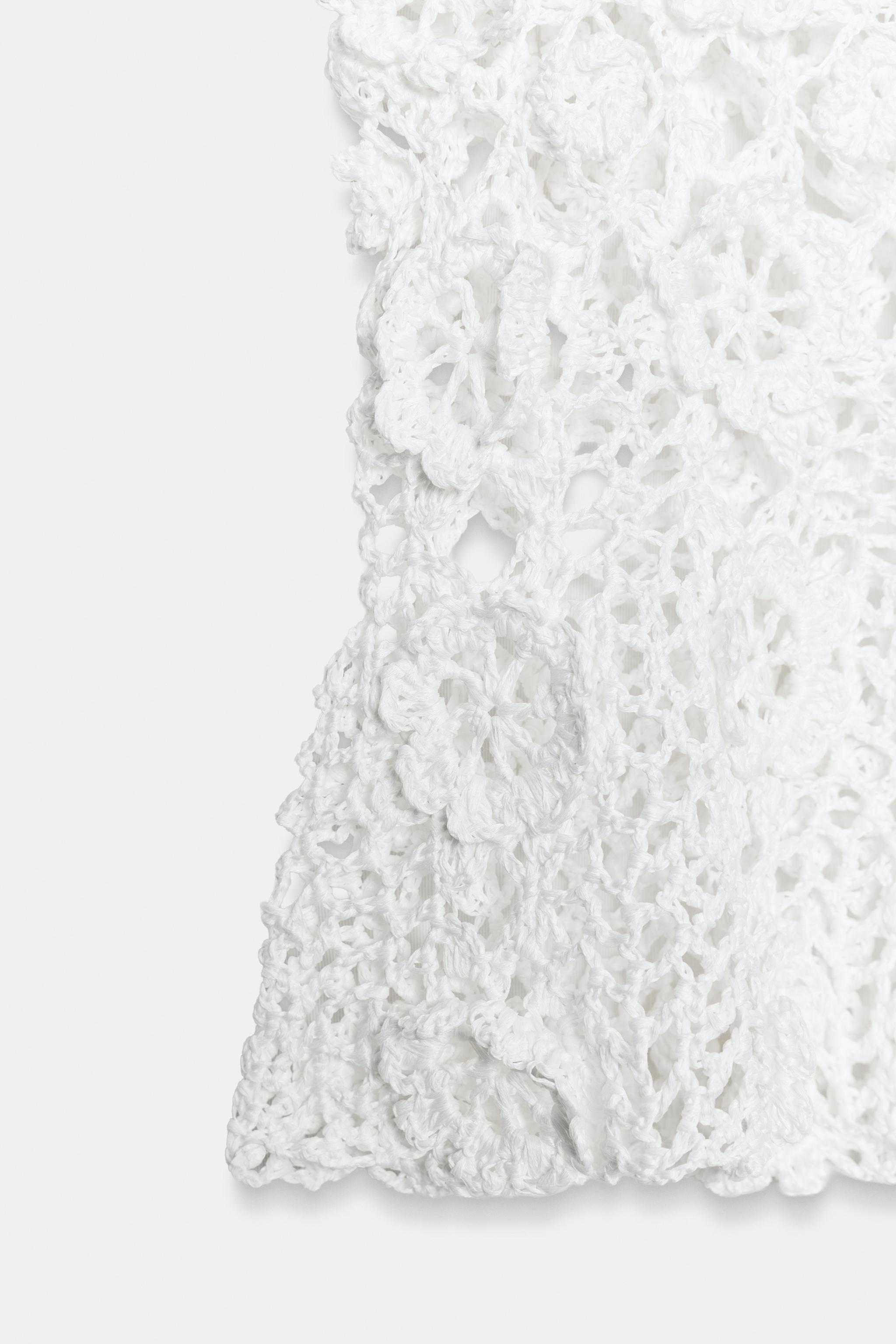 FLORAL CROCHET KNIT TOP