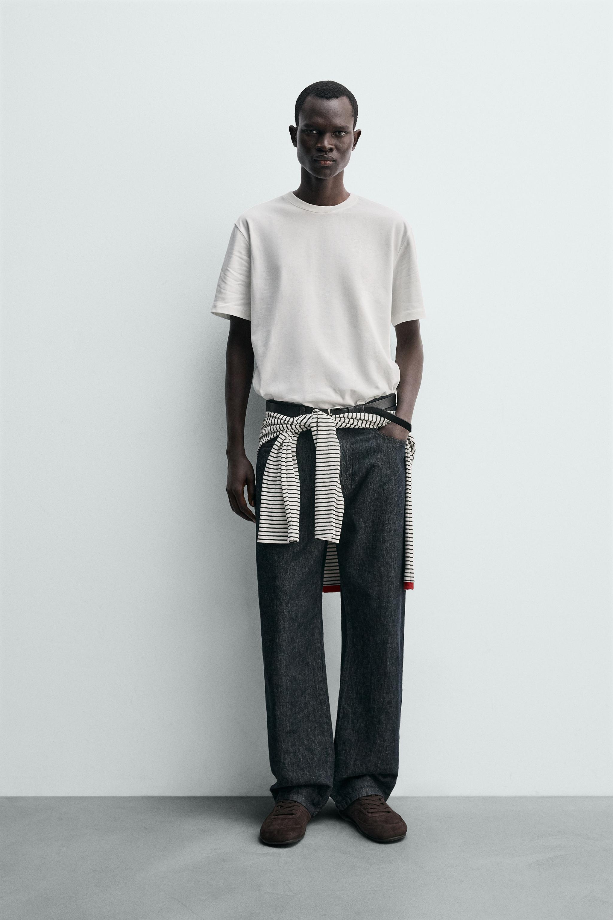 RAISED GRAPHIC T-SHIRT