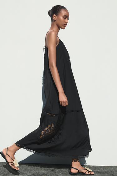 FLAT SANDALS WITH FLOWER - Black by Zara