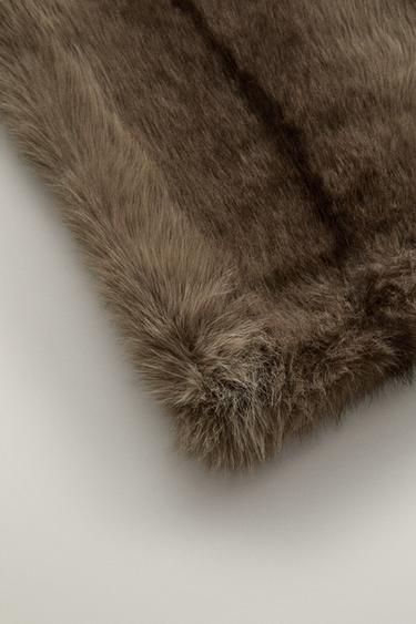 STRIPED FUR BLANKET — Taupe gray 2