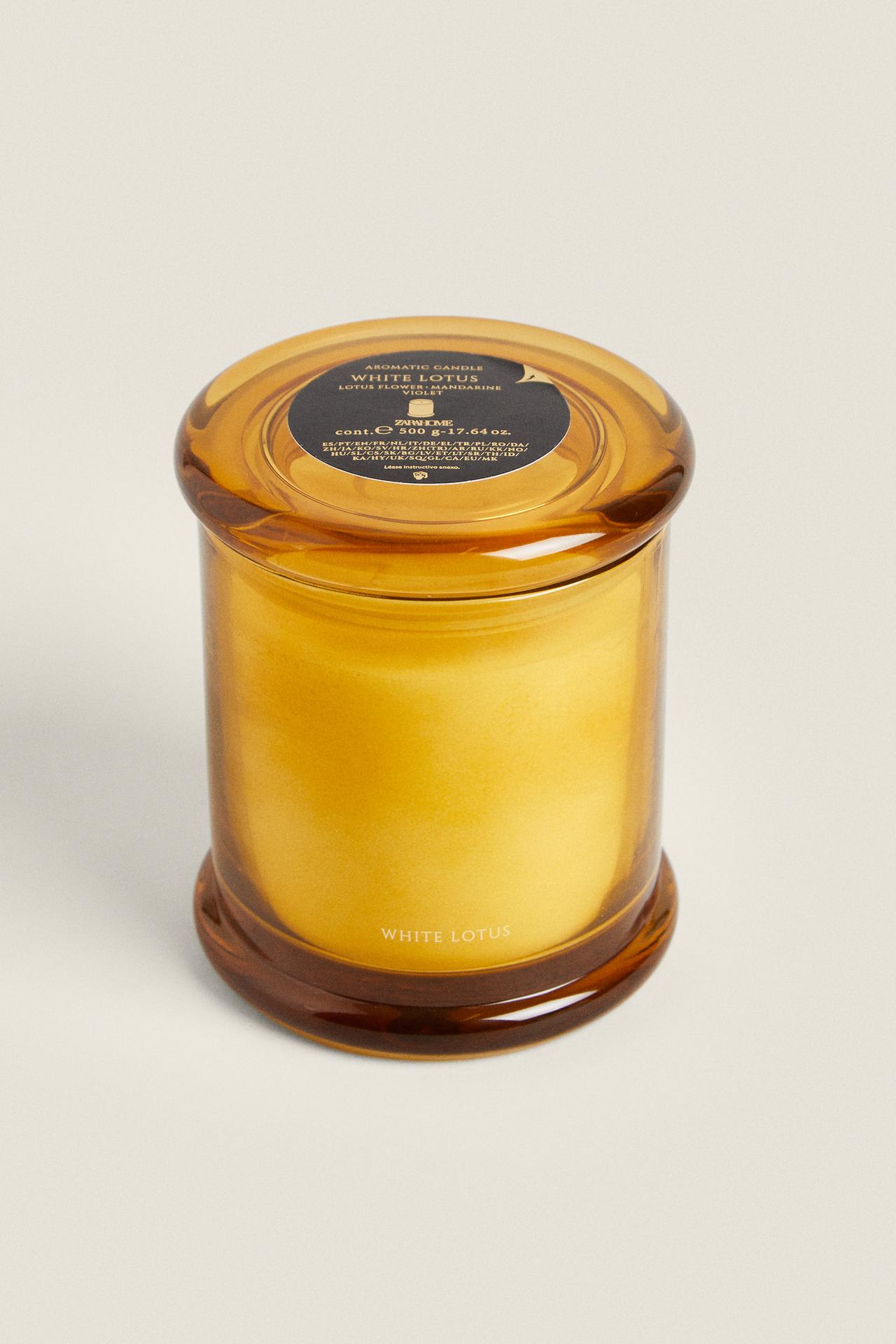 (500 G) WHITE LOTUS SCENTED CANDLE — Intense red