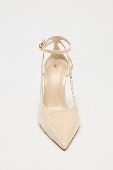 CHAUSSURES À TALONS EFFET VERNI - Écru de Zara - Image 3
