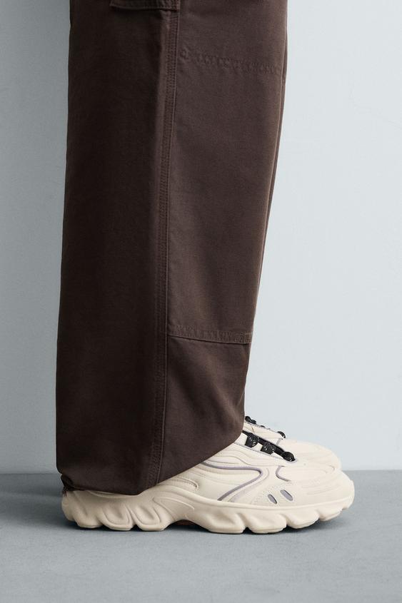 CHUNKY SOLE SNEAKERS