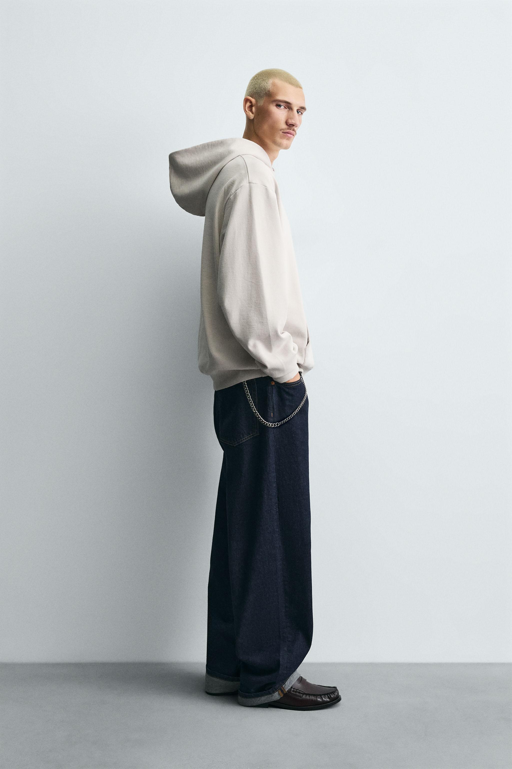 BASIC HOODIE SWEATSHIRT