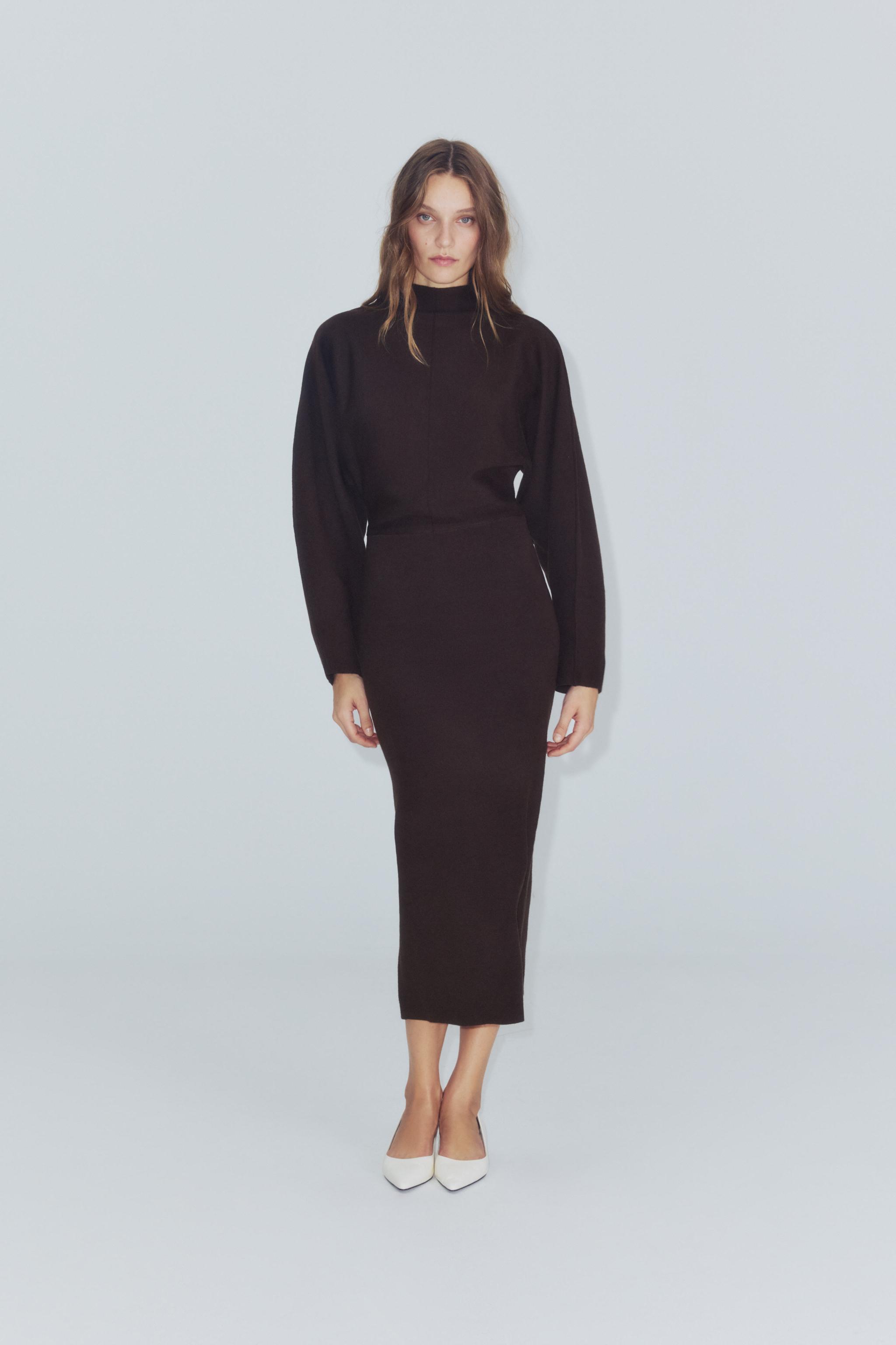 ROBE LONGUE EN MAILLE À COL MONTANT