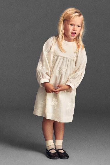 ROBE À FLEURS BRODÉES - Écru de Zara