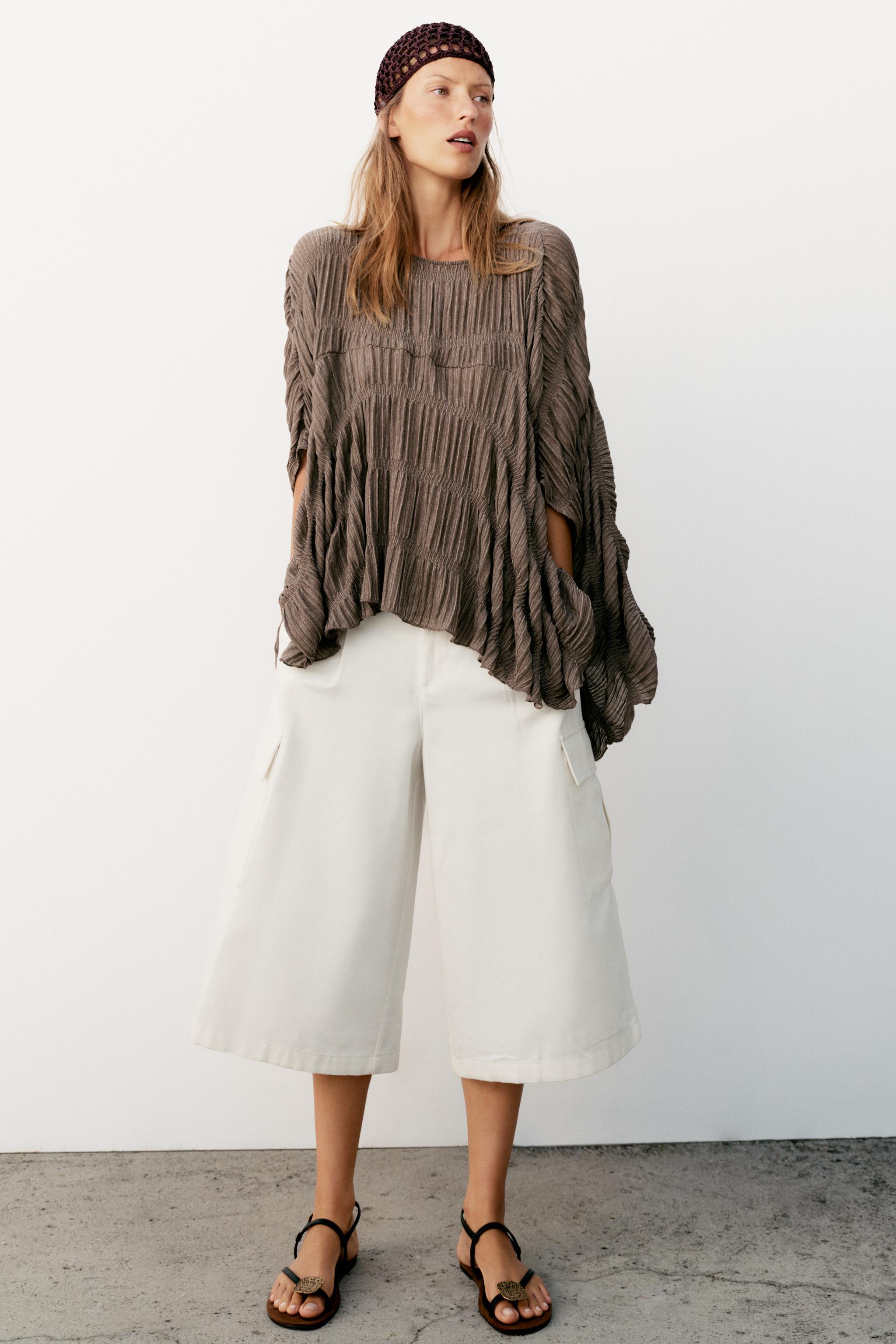 TEXTURED CAPE TOP — Mink