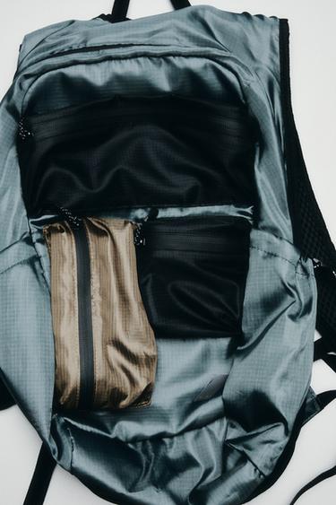 MOCHILA DEPORTIVA MULTIBOLSILLOS 25L - Multicolor de Zara - Imagen 0