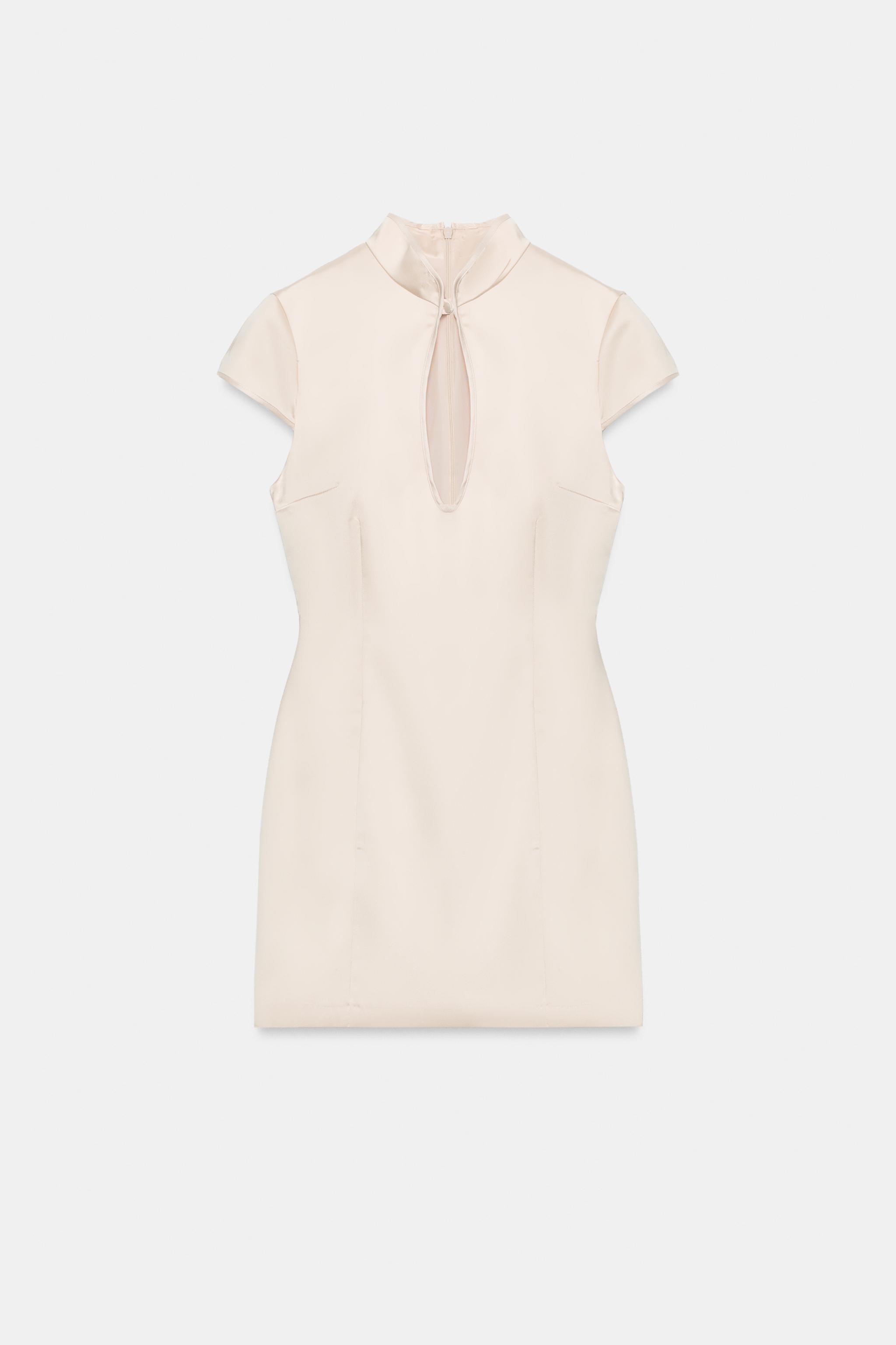 ROBE COURTE SATINÉE FENDUE