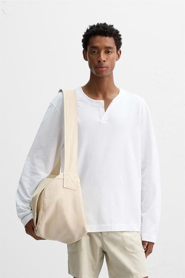 CAMISETA CUELLO BOTÓN - Blanco de Zara
