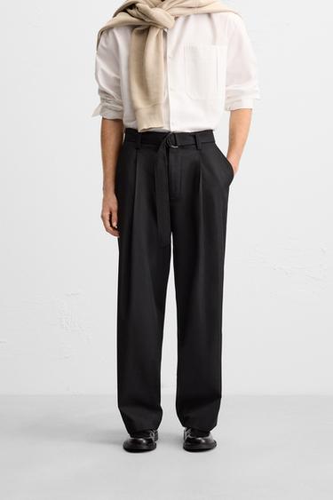 HOSE MIT BUNDFALTEN UND GÜRTEL - Schwarz von Zara