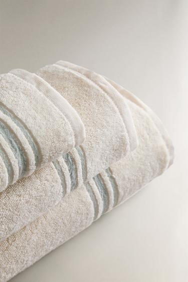 SERVIETTE DE BAIN BORDURE COLORÉE - Ivoire de Zara - Image 1