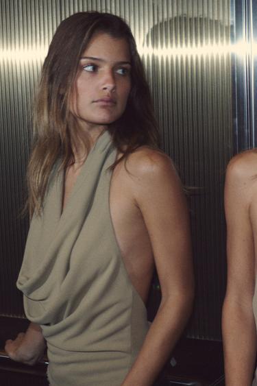 TOP HALTER CLOUTÉ - Vert gris de Zara - Image 5