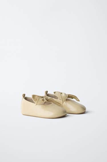BALLERINES À NŒUD - Blanc écru de Zara - Image 1