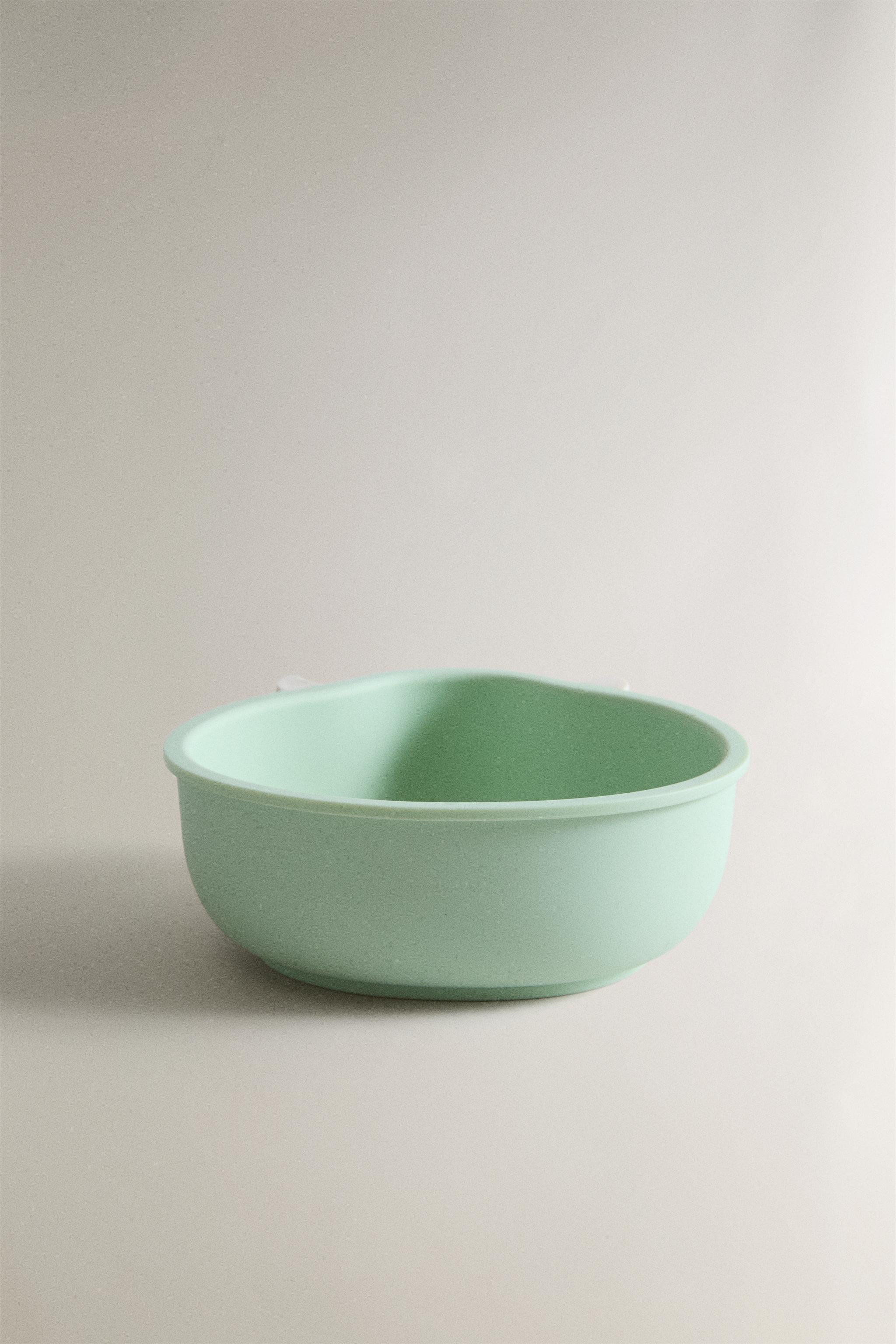 MIKE WAZOWSKI MONSTERS, INC. ©DISNEY/PIXAR BOWL — Green