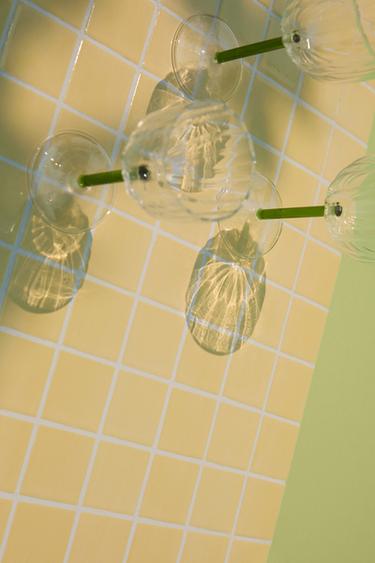 BOROSILICAAT WIJNGLAS MET GEKLEURDE VOET - Groen van Zara