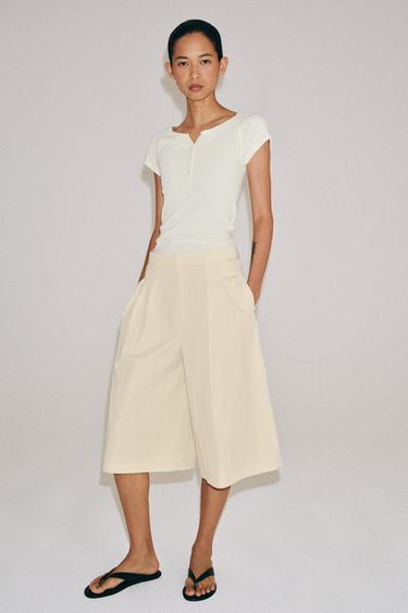 CAMISETA BOTONES CON LINO - Crudo de Zara