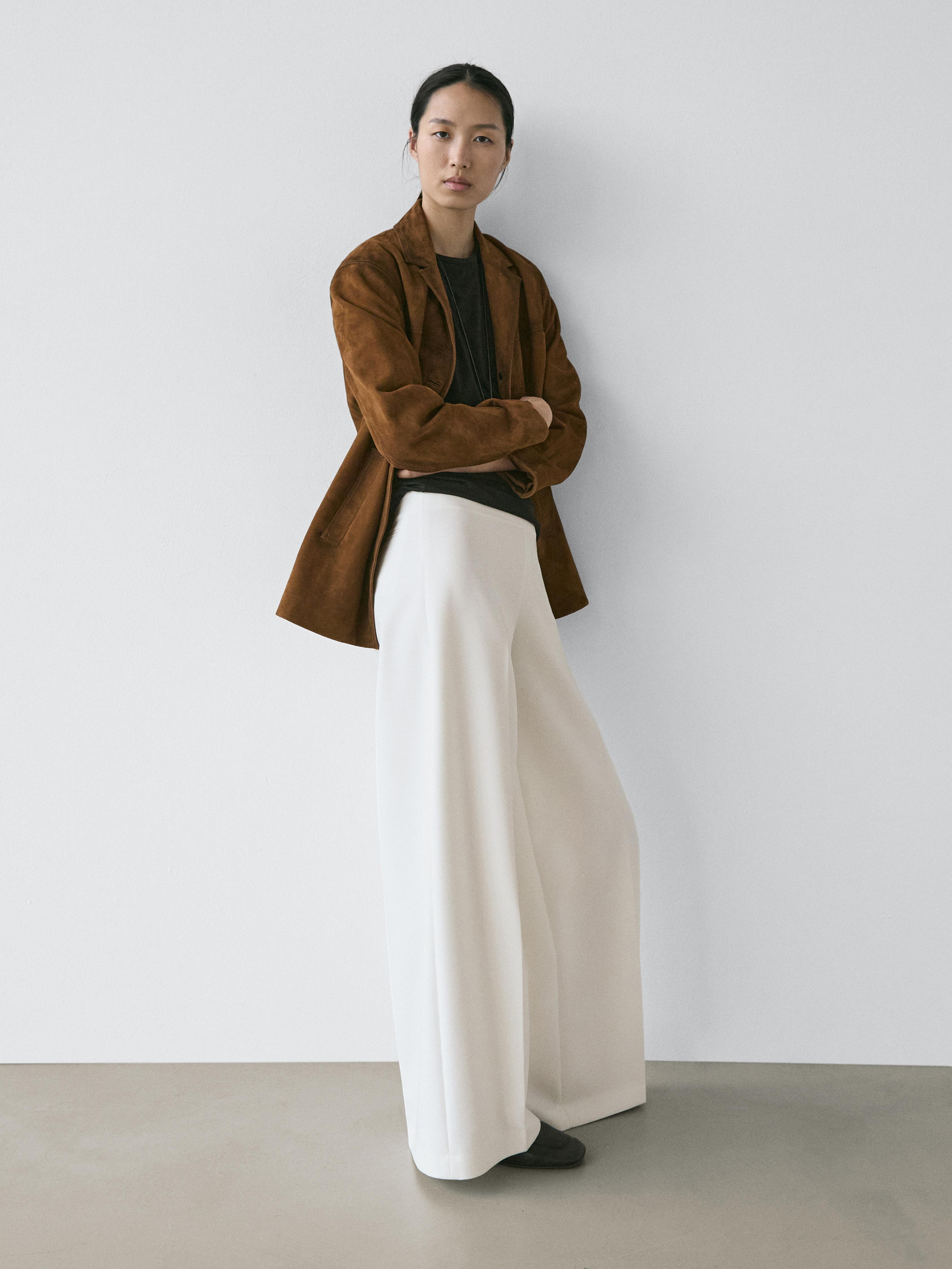 Wide-leg voluminous trousers