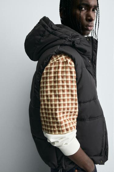GILET SANS MANCHES MATELASSÉ À CAPUCHE - Noir de Zara - Image 6