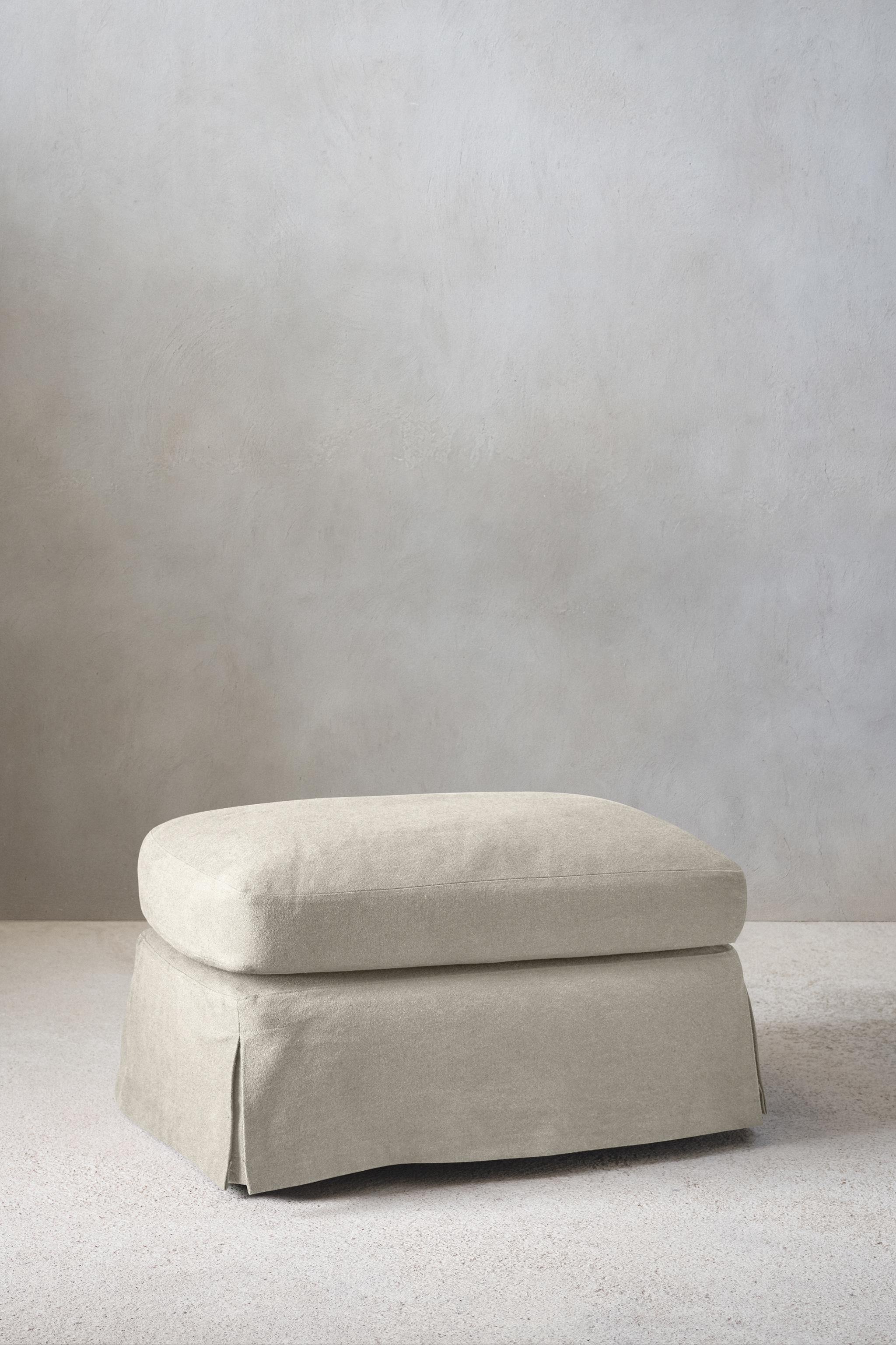 FOOTSTOOL 01 — Light beige