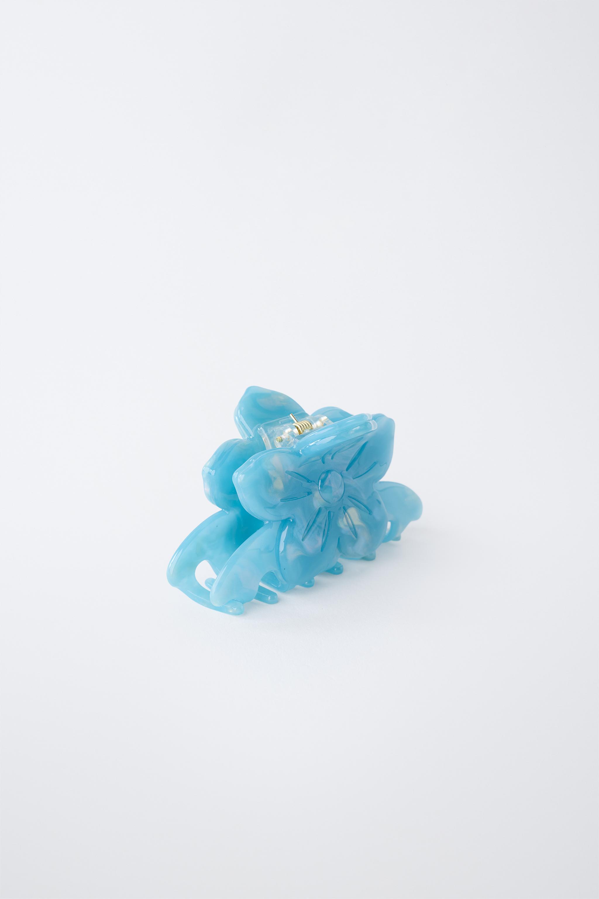 FLOWER-SHAPED HAIR CLIP — Light blue