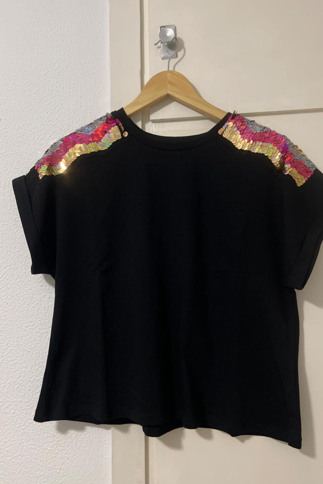 T-SHIRT WITH SEQUINNED SHOULDERS