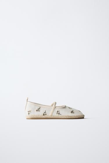 EMBROIDERED JUTE BALLET FLATS - أبيض صدفي الخاص بـ Zara - صورة 0