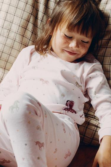 1,5–6 ЛЕТ/ПИЖАМА С ПРИНТОМ «ЕДИНОРОГИ» — ЦВЕТ РОЗОВОГО ДЕРЕВА от Zara