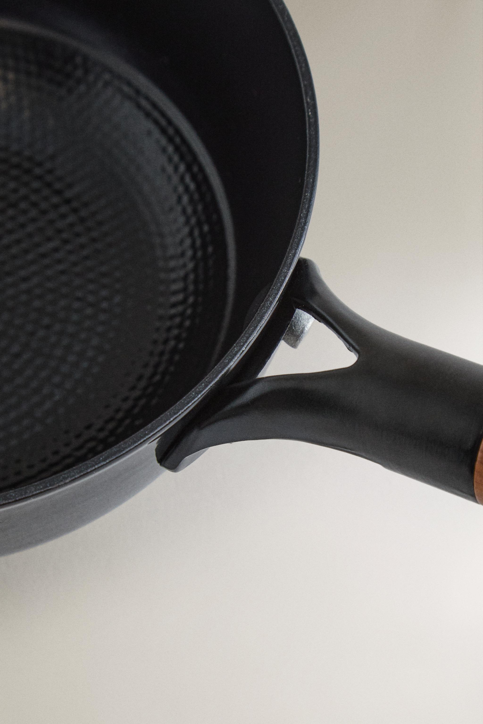 IRON CASSEROLE POT