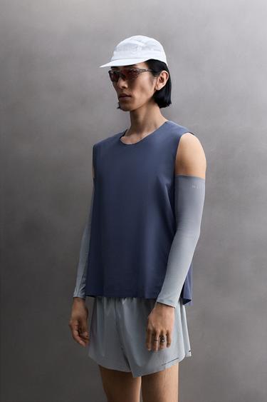 Zara PERFORATED RUNNING TANK TOP - Mid-blue