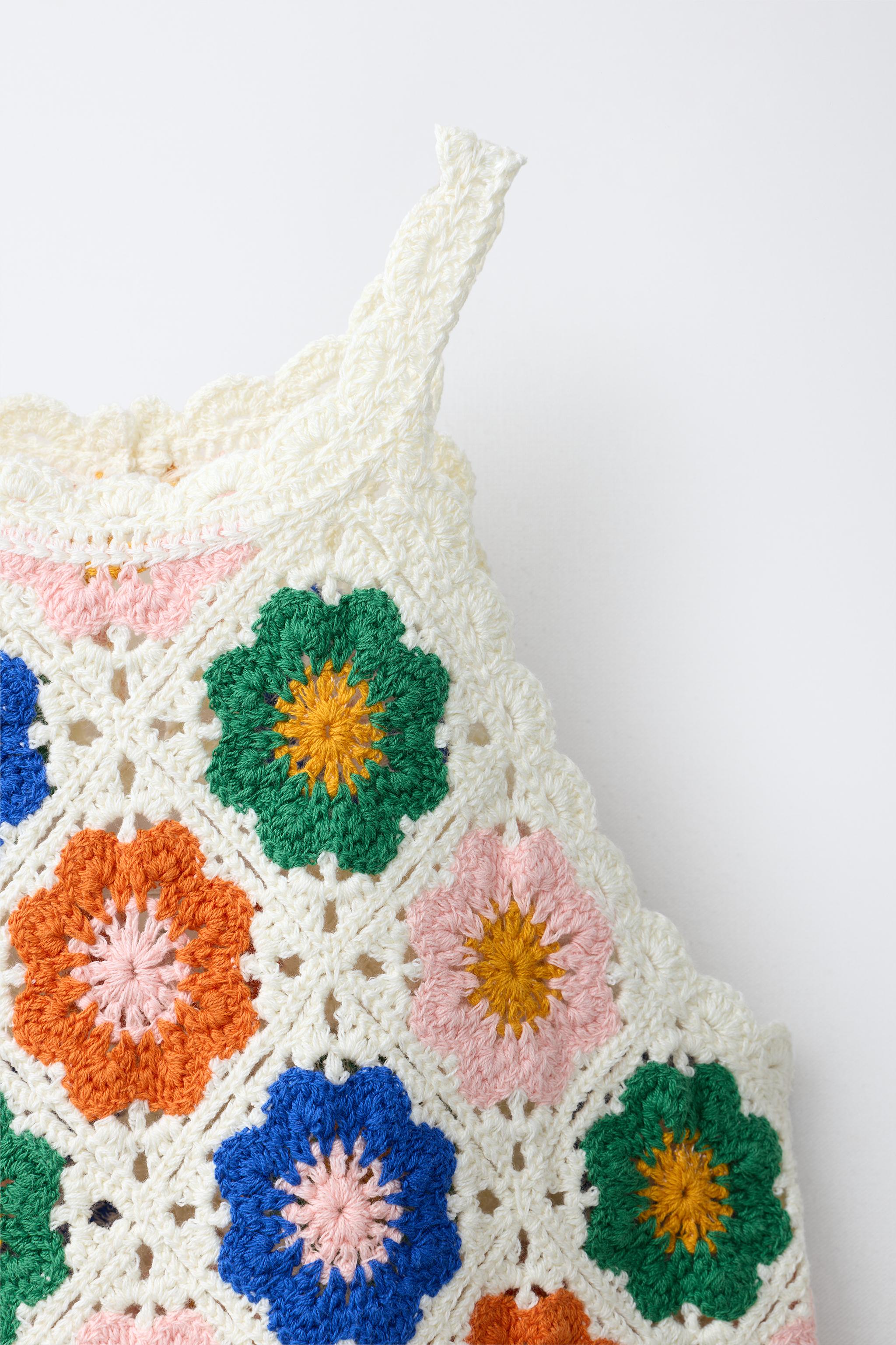 TOP EN MAILLE CROCHET À FLEURS