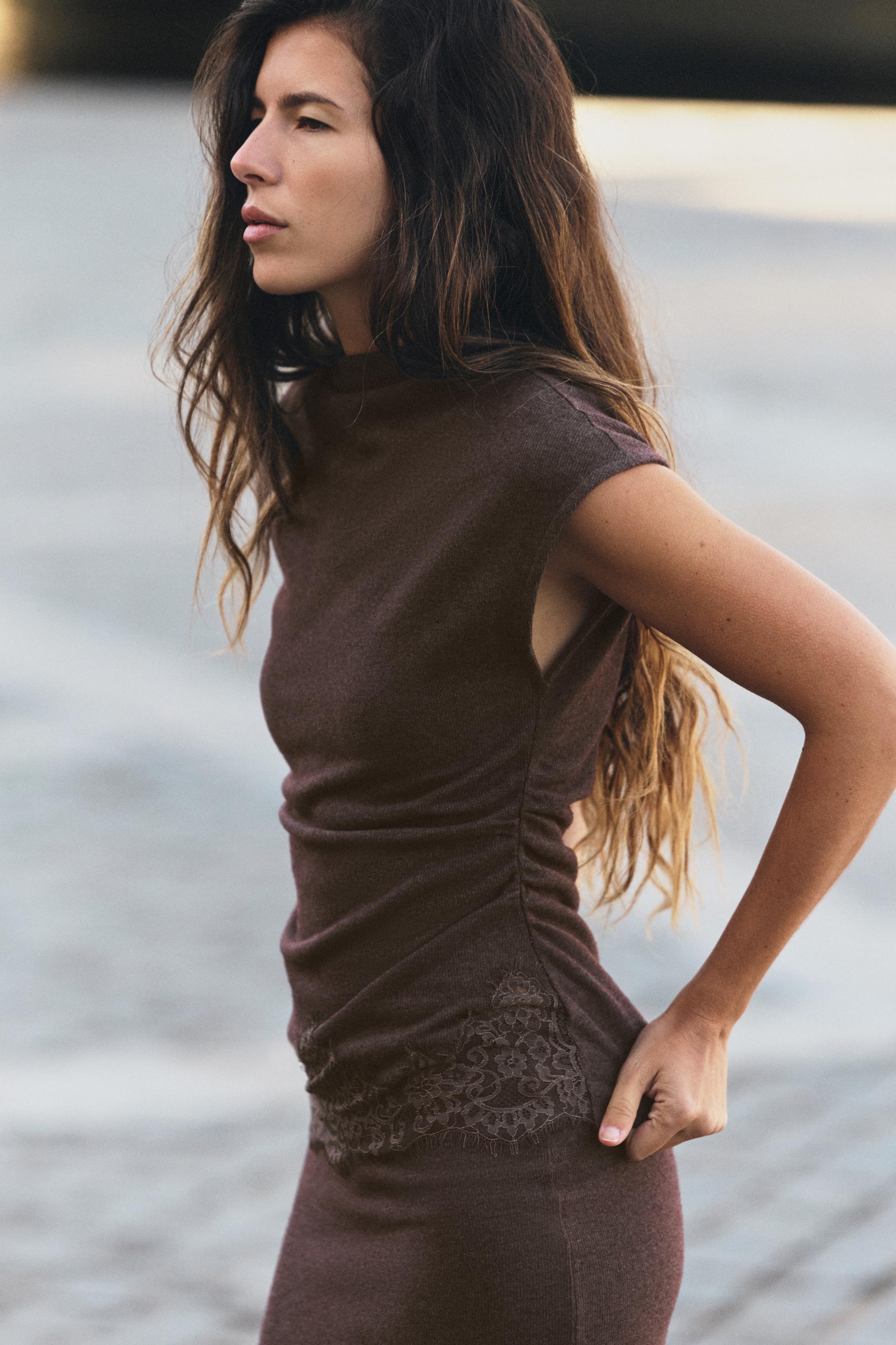 SOFT LACE TOP