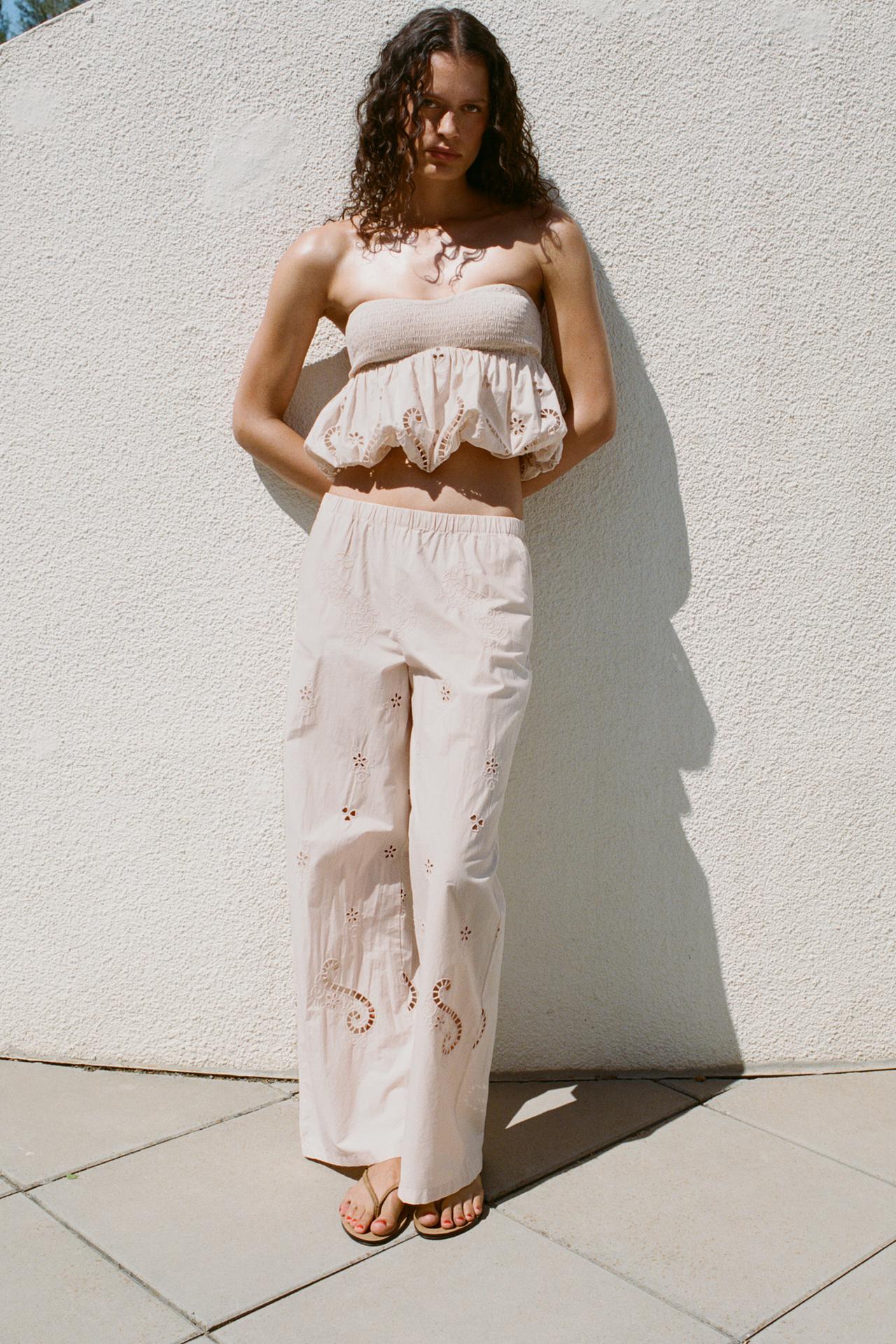 EMBROIDERED BALLOON TOP