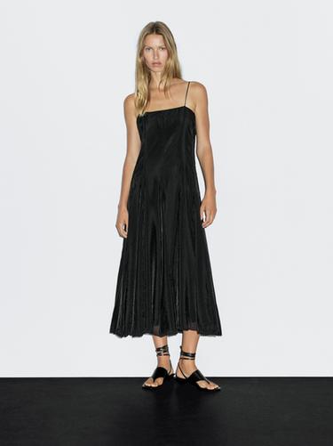 Vestido midi fluido detalle godets - Negro de Zara - Imagen 0