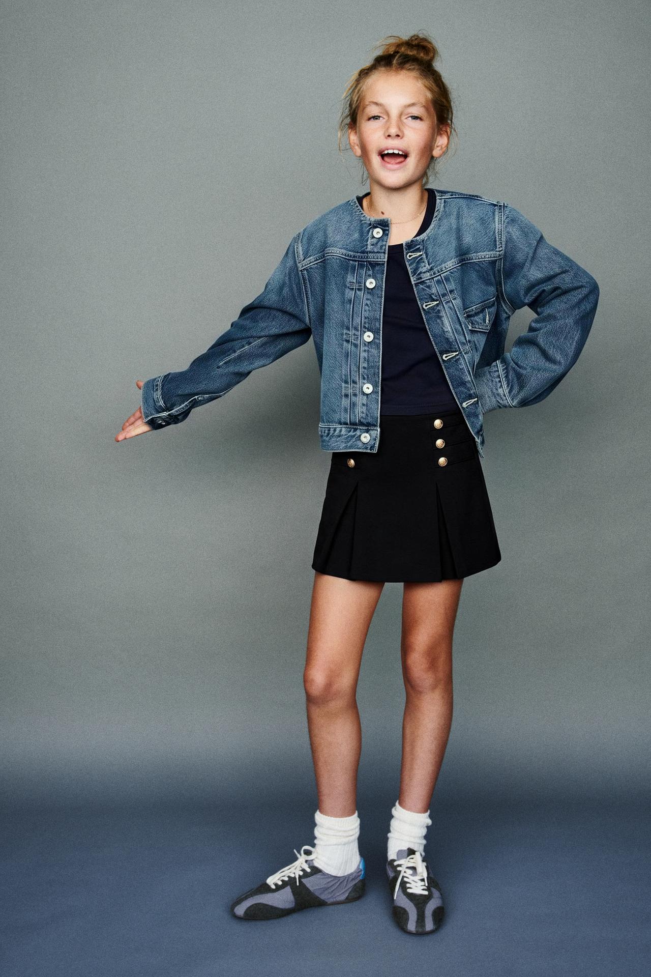 COLLARLESS DENIM JACKET — Blue
