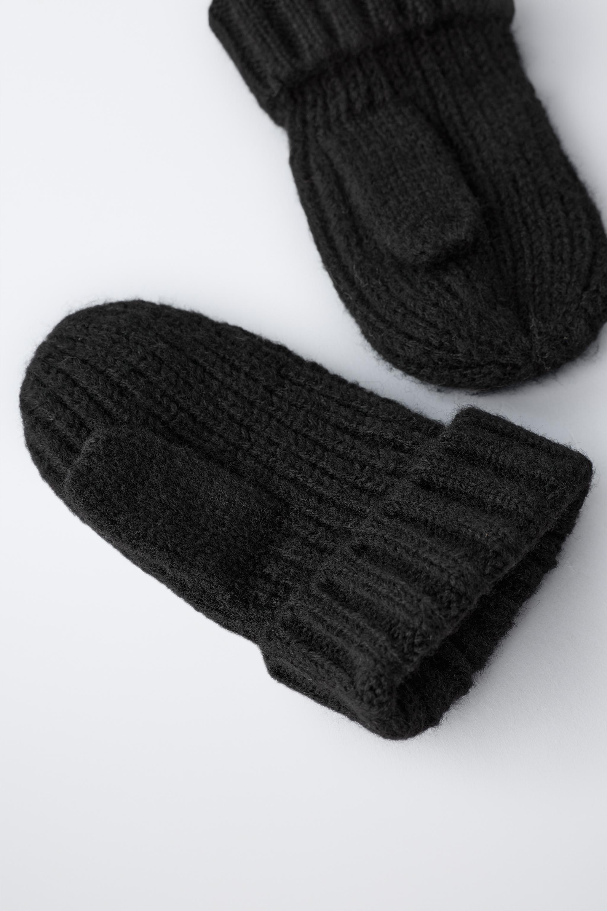 KNIT MITTENS