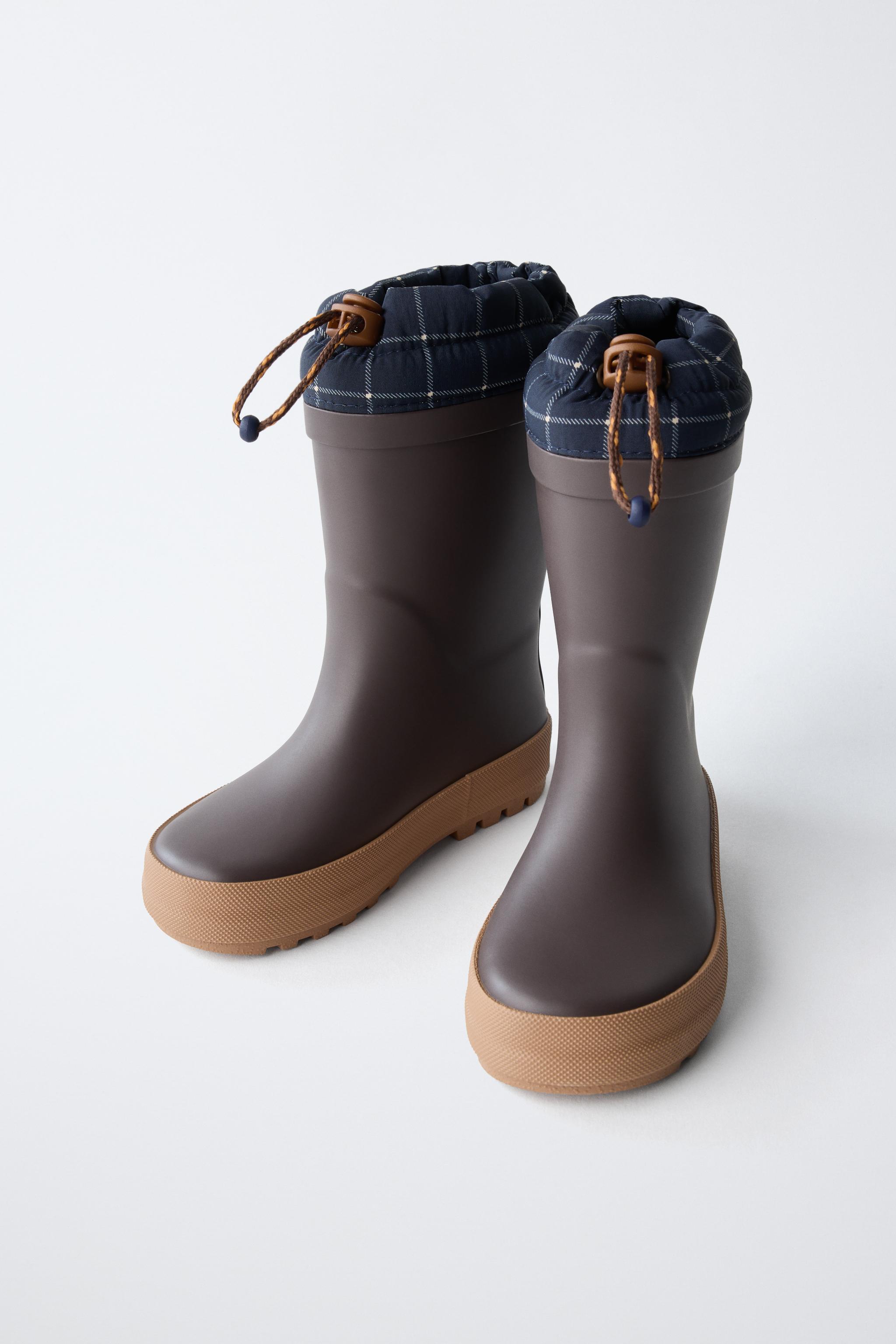 PLAID RAIN BOOTS