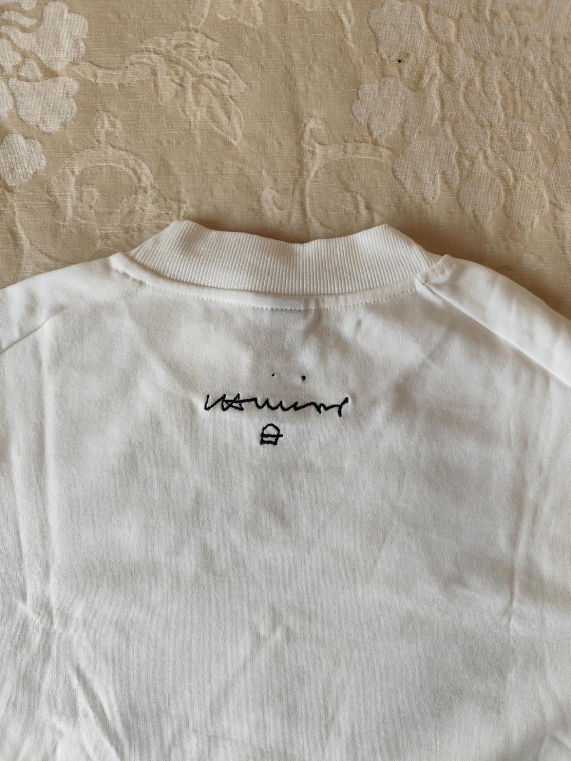 T-SHIRT WITH CHILLIDA © ZABALAGA-LEKU VEGAP PRINT - Image 4
