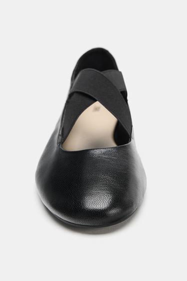 BALLERINES EN CUIR À BRIDES ÉLASTIQUES CROISÉES - Noir de Zara - Image 3