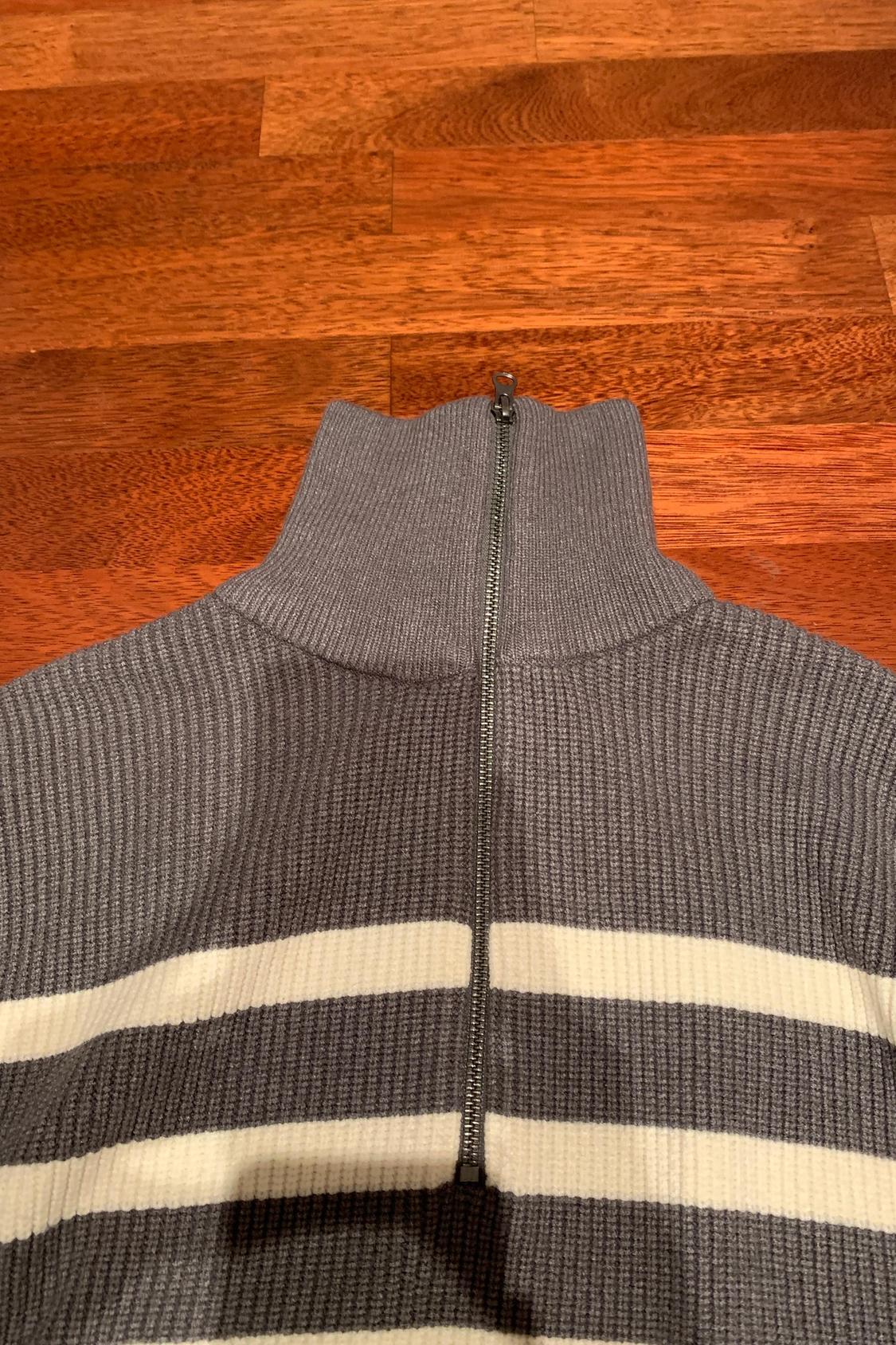 STRIPED KNIT VEST - Image 2