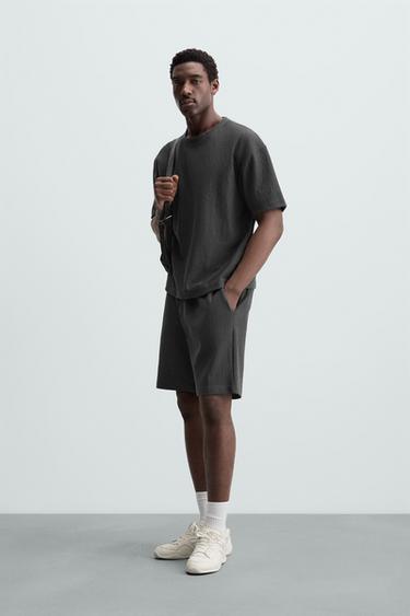 BERMUDA JOGGER ESTRUCTURA - Gris oscuro de Zara