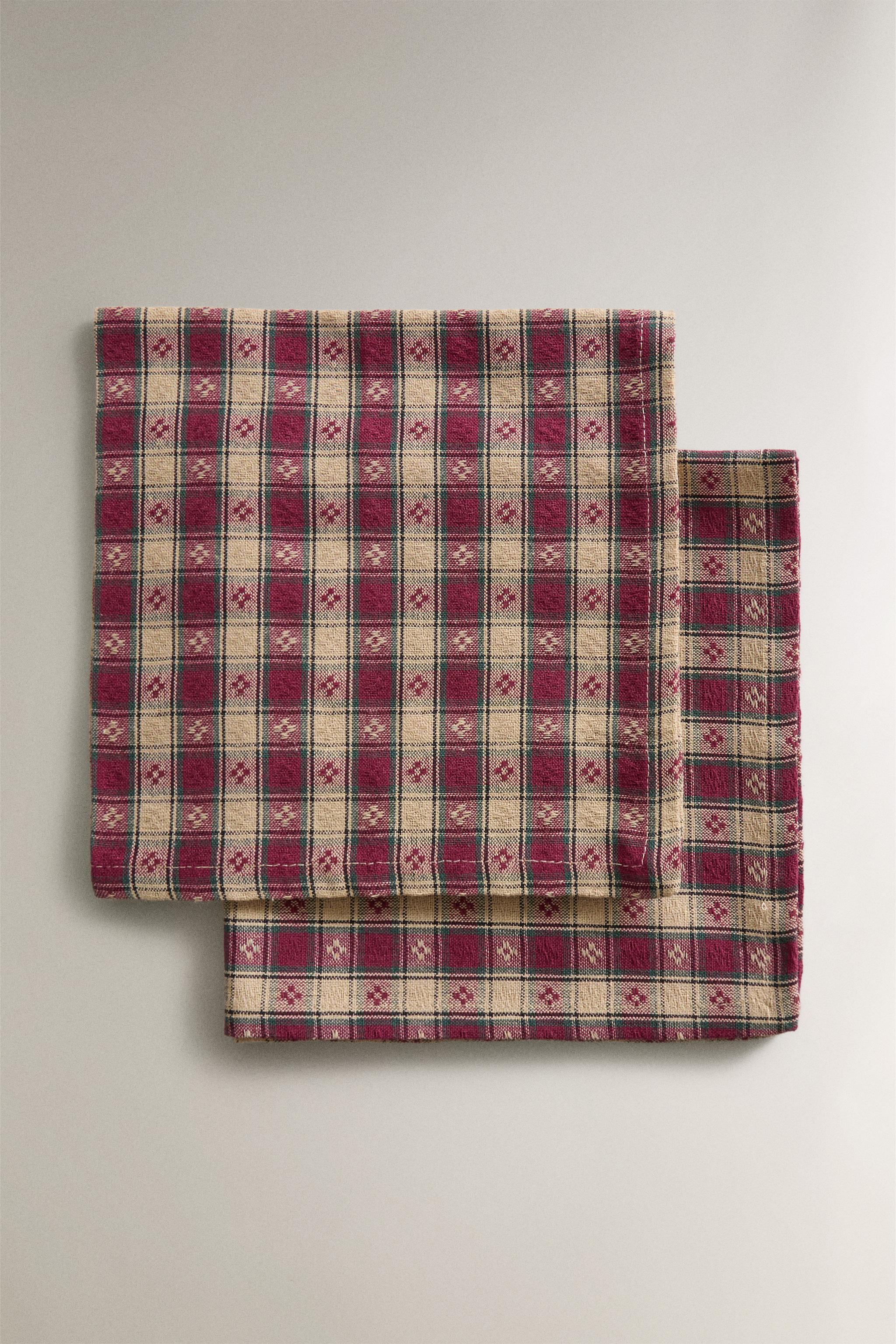 SET OF DYED THREAD CHECK CHRISTMAS NAPKINS (SET OF 2)