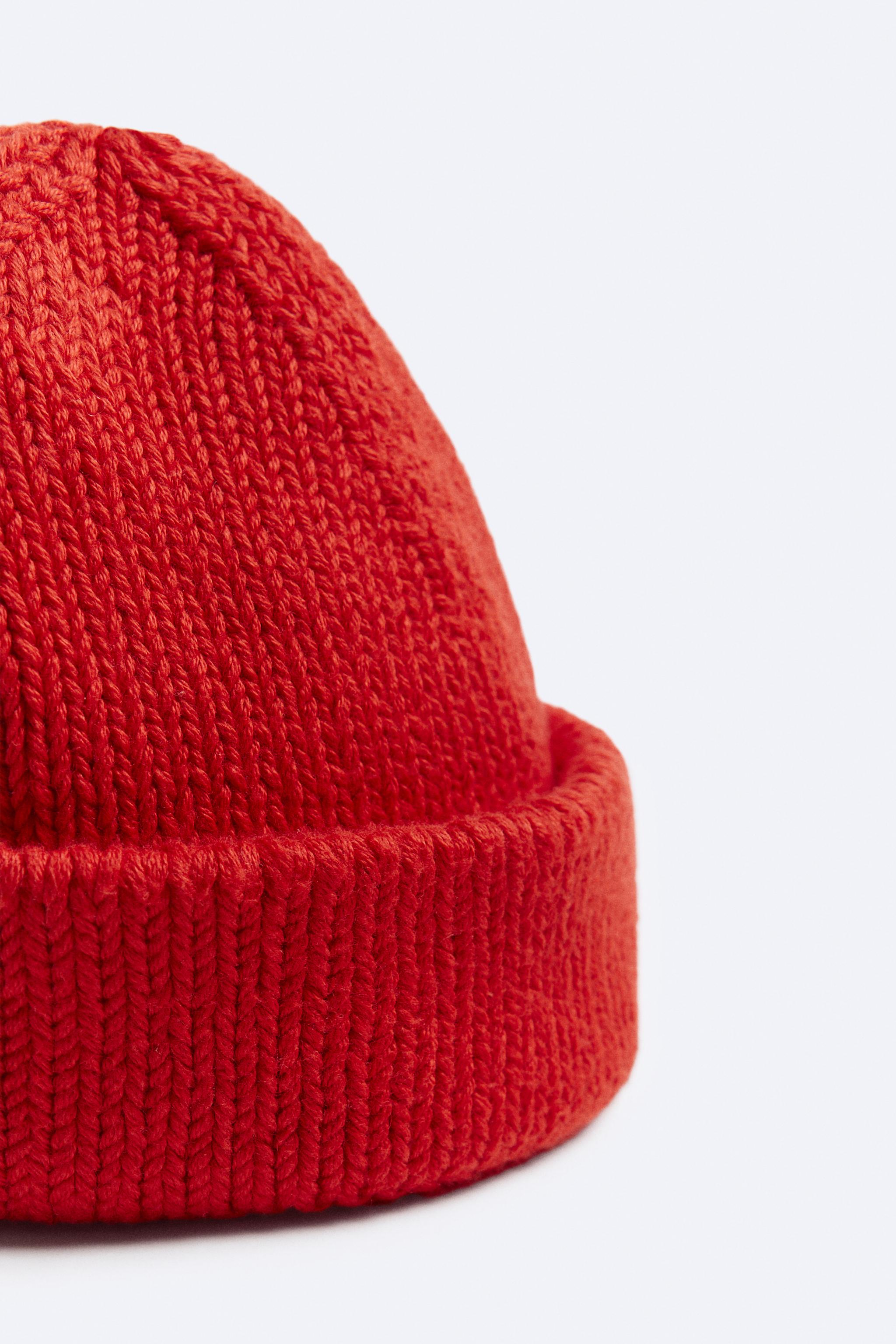 SHORT KNIT BEANIE