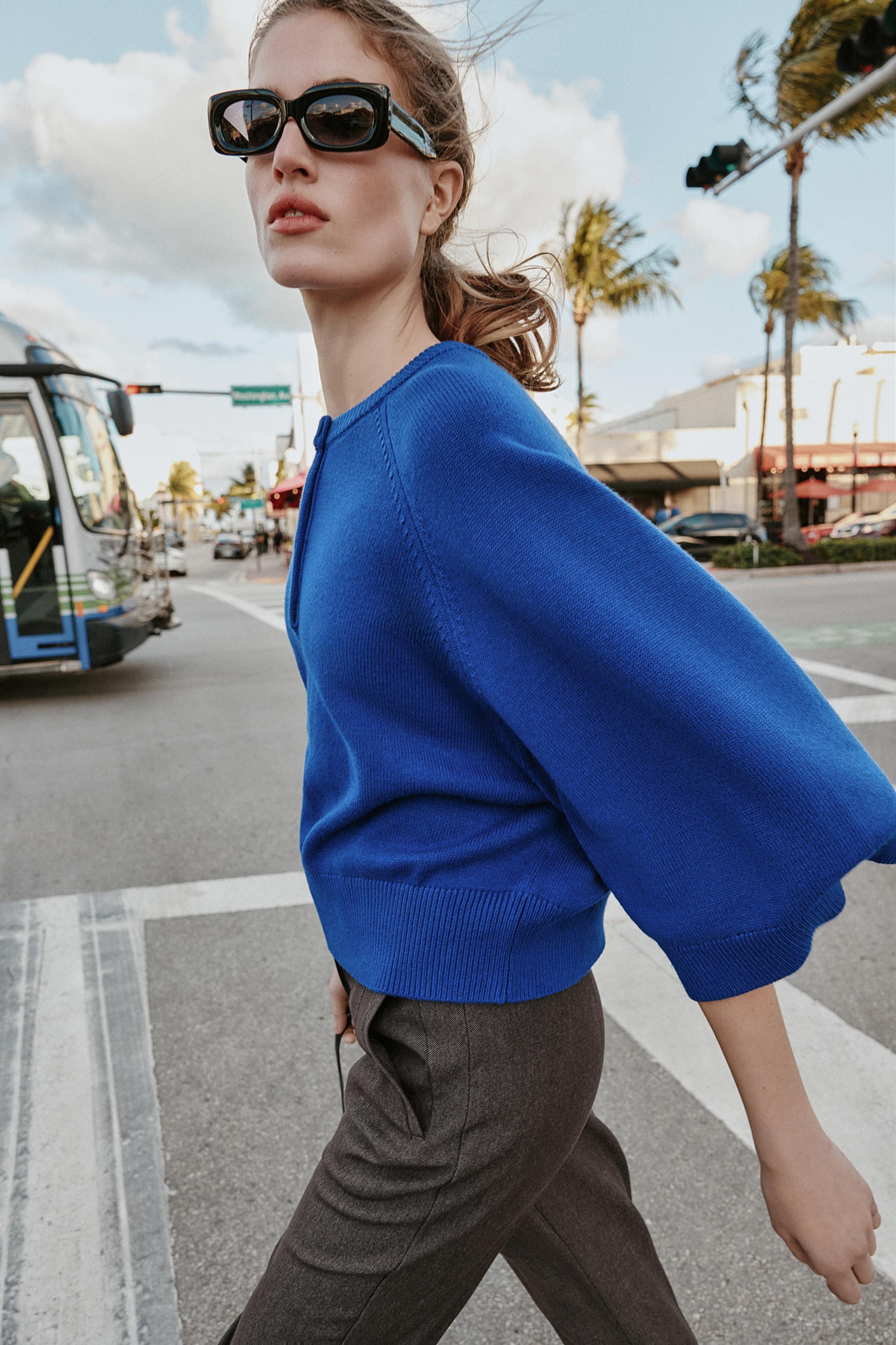 PULL EN MAILLE À MANCHES LARGES