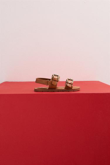 SANDALES À BOUCLES - Marron de Zara - Image 7