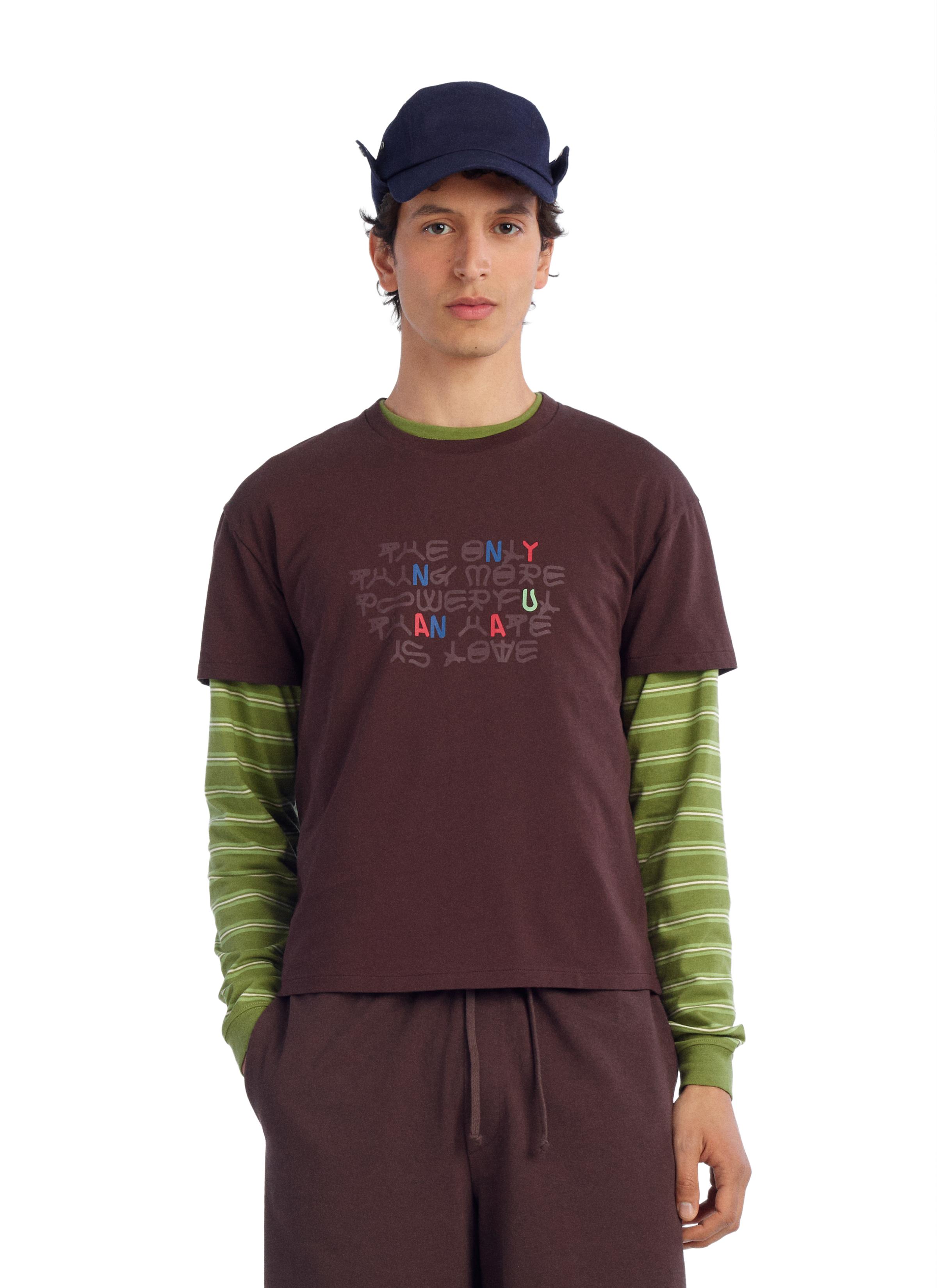CROPPED FIT LOVE TEXT T-SHIRT — Brown