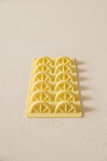 LEMON SLICES SILICONE ICE BUCKET TRAY - Yellow by Zara - Image 6