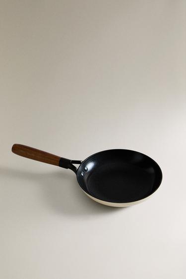 IRON FRYING PAN - Cream by Zara