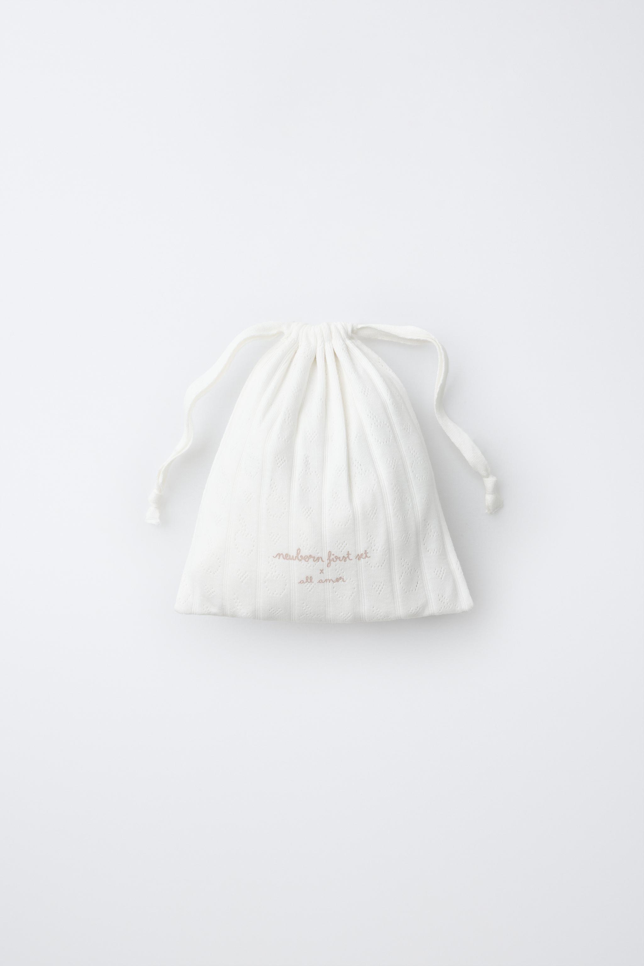 ENSEMBLE DE NAISSANCE ET POCHETTE POMMES